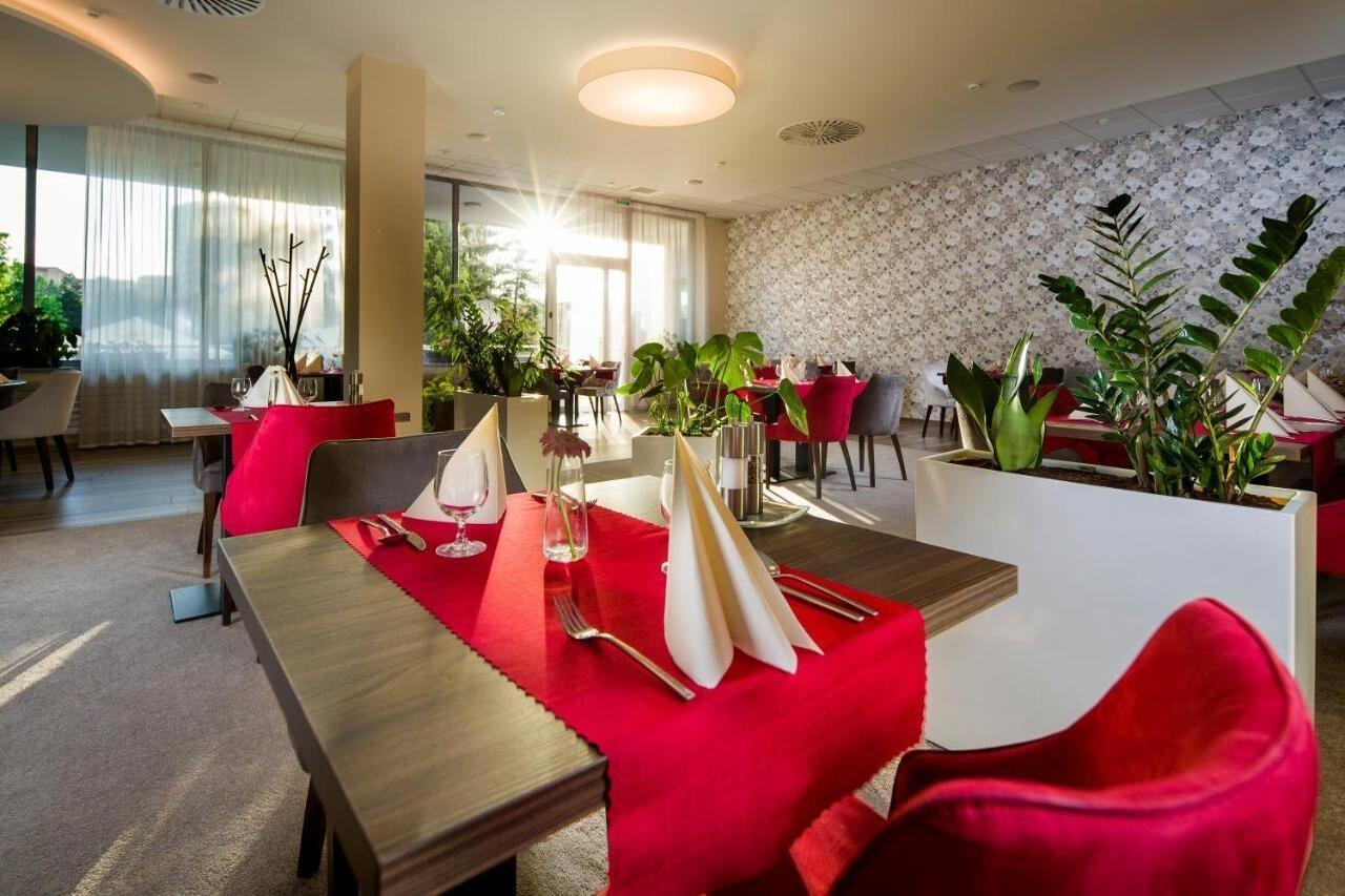 Hotel Park Dolny Kubin Exterior photo
